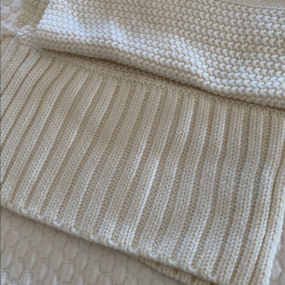 UGG Winter Scarf  NWT - Picture 17 of 17